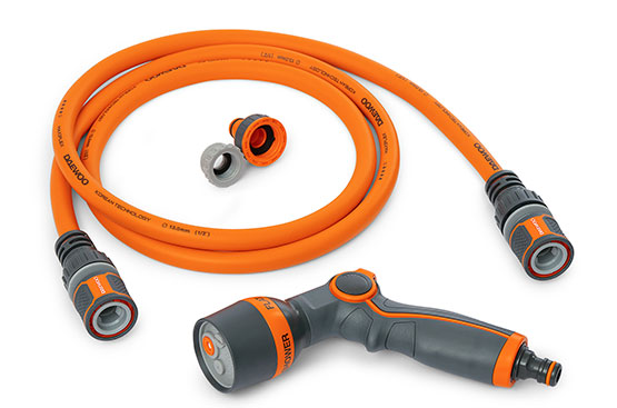 В комплект поставки входят: шланг MaxiFlex (1/2”, 20+2 м), пистолет-распылитель DWG 1020, коннекторы для шланга 13мм-15мм (1/2