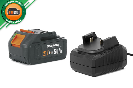 В комплектацию пилы DACS 1221Li SET входит 21В Li-ion универсальная батарея и зарядное устройство.